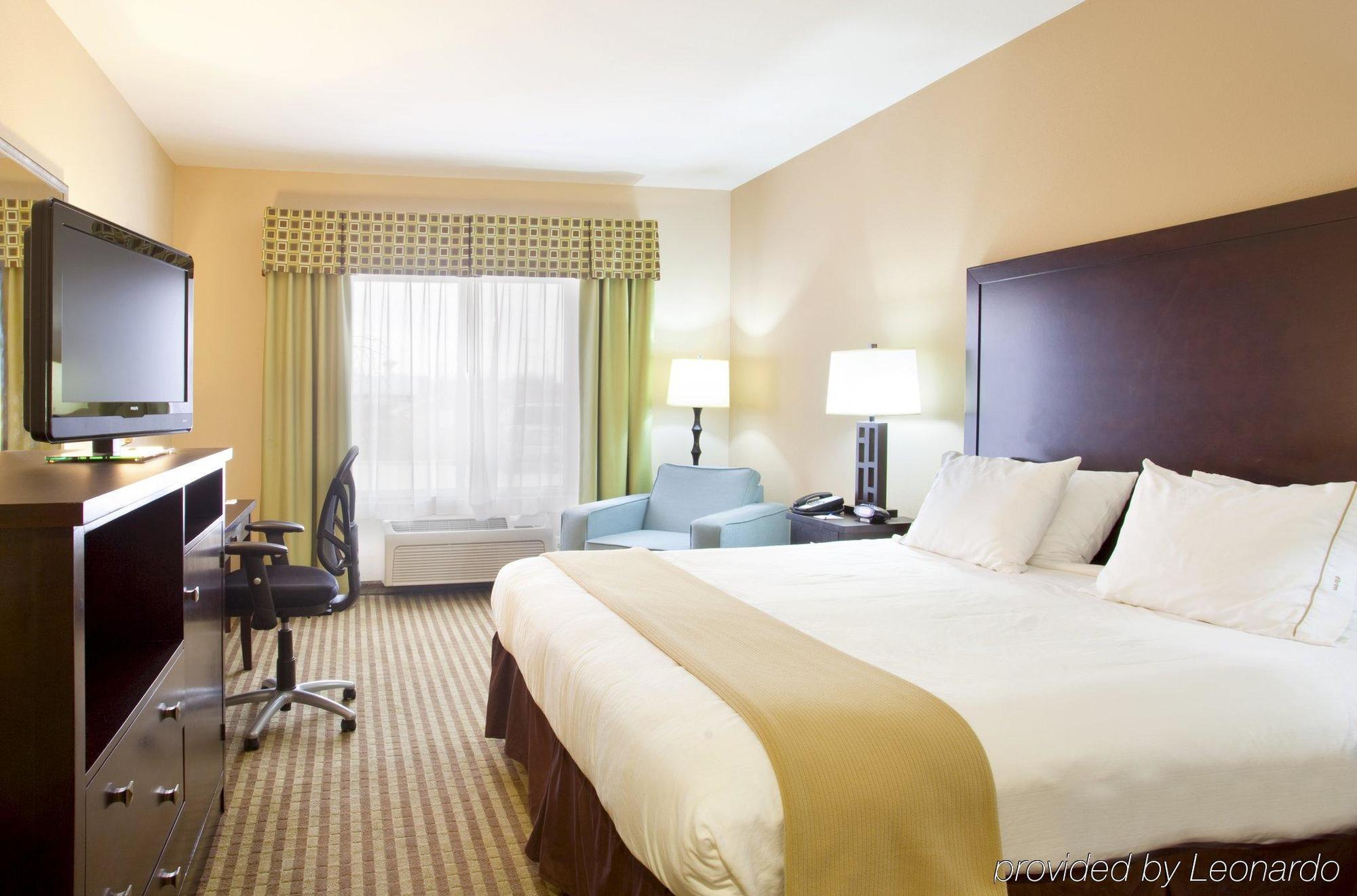 Pike Inn Le Roy - Bloomington Southeast Area Room photo
